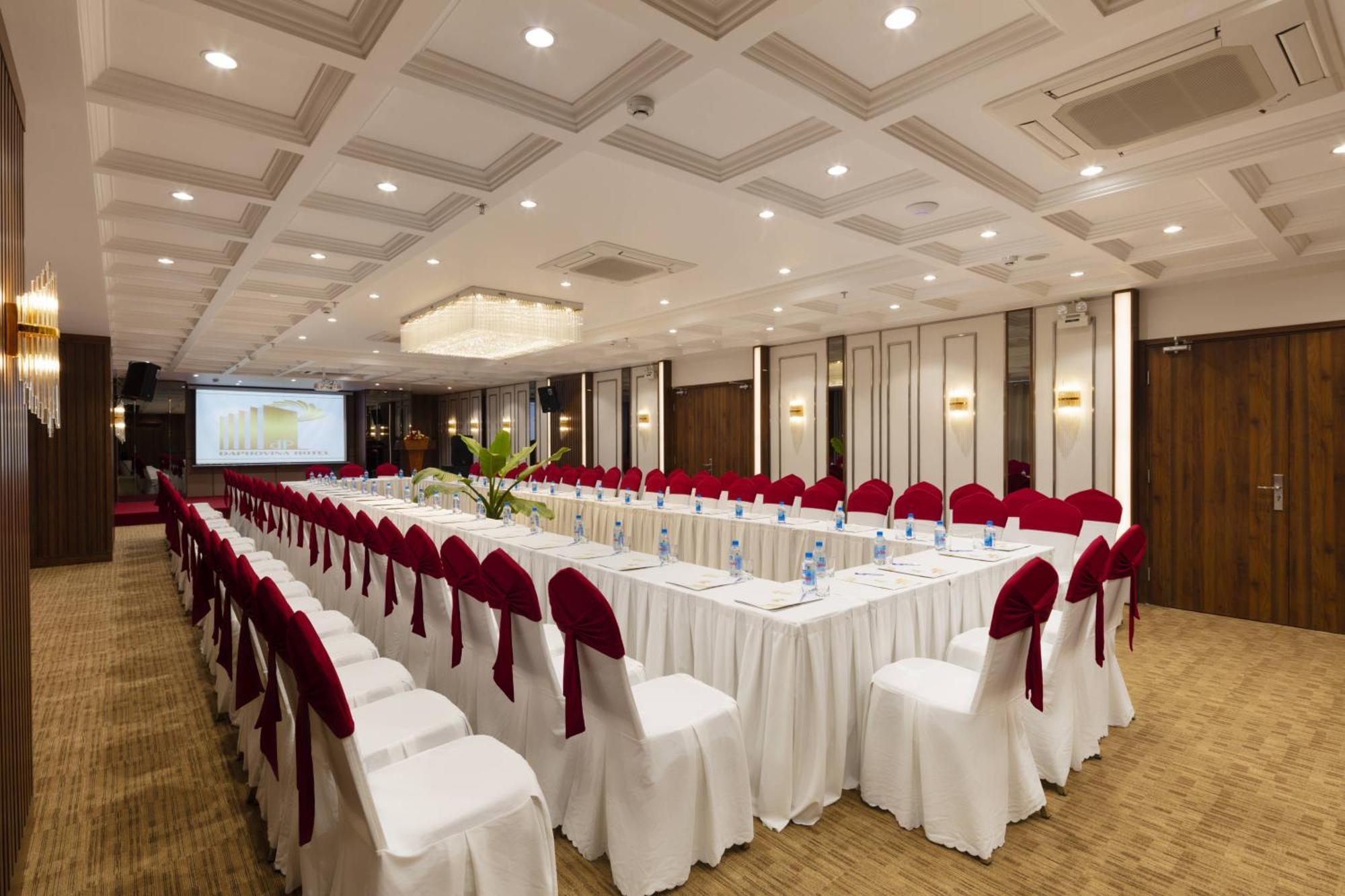 Khách sạn Daphovina 4*