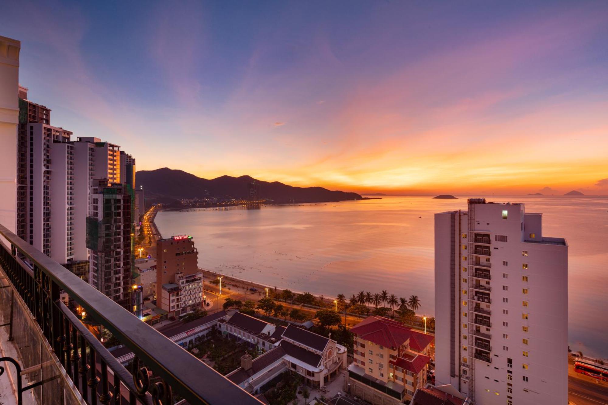 Khách sạn Daphovina Nha Trang