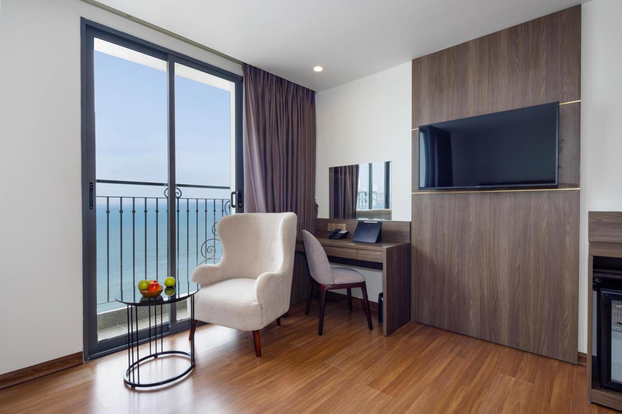 Khách sạn Daphovina Nha Trang